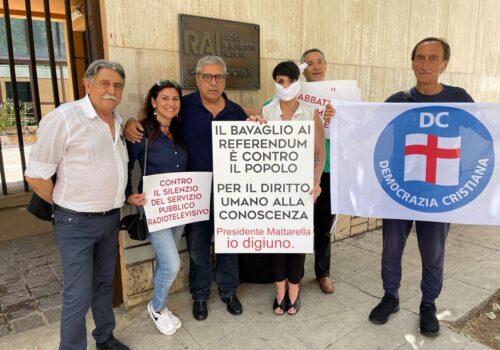 Referendum, Sit-in della DC NUOVA. Dirigente inizia lo sciopero della fame